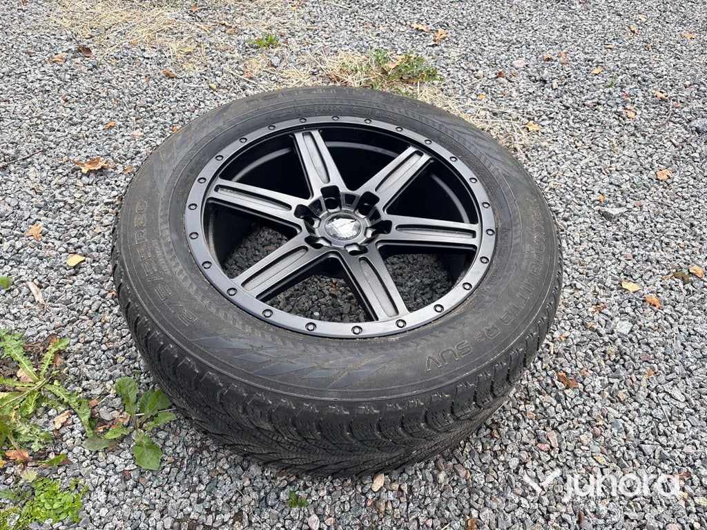 Friktionsdäck och fälg Nokian 275/55 R20 4 st