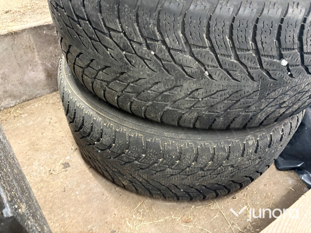 Friktionsdäck och fälg Nokian 275/55 R20 4 st