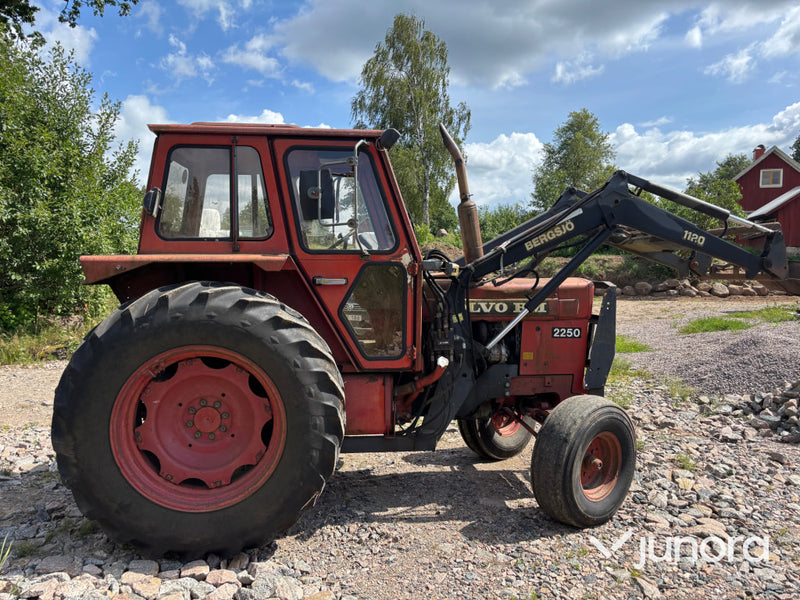 Traktor Volvo BM 2250 med lastare
