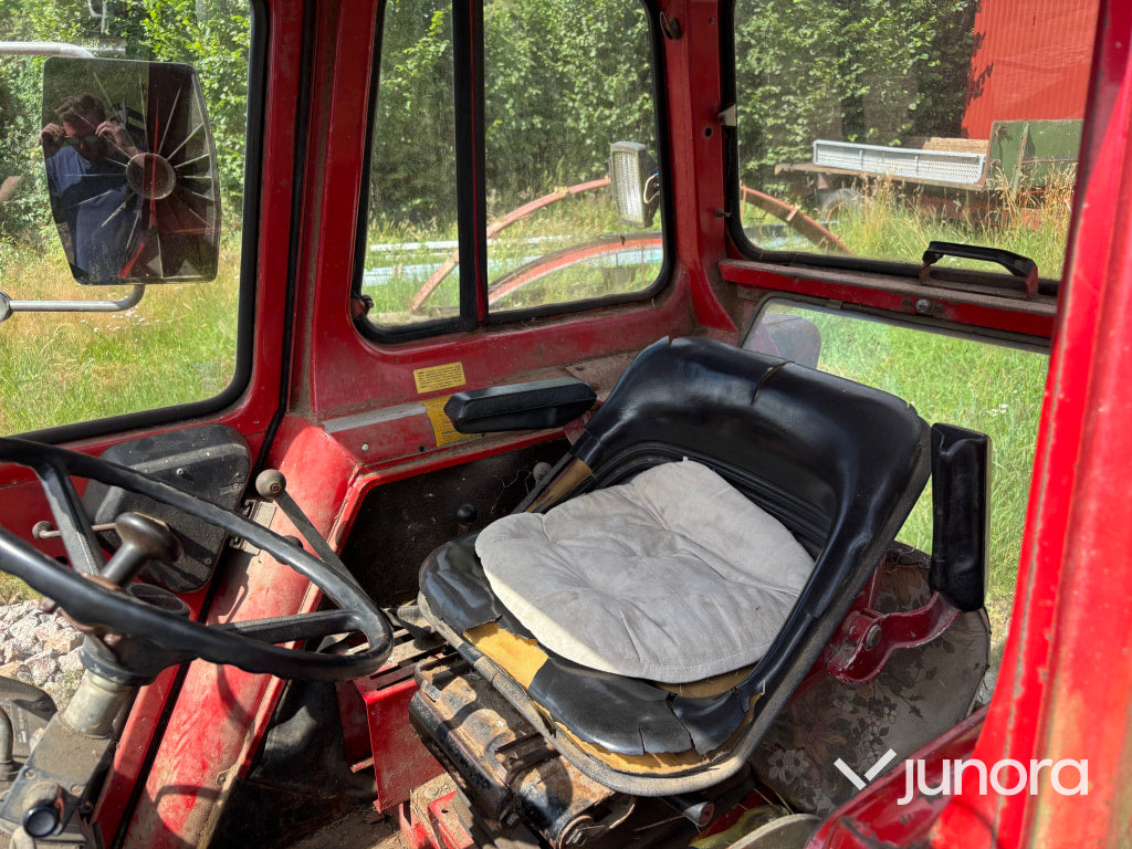 Traktor Volvo BM 2250 med lastare