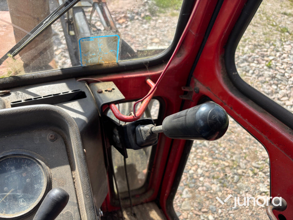 Traktor Volvo BM 2250 med lastare