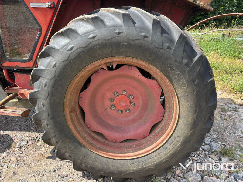 Traktor Volvo BM 2250 med lastare