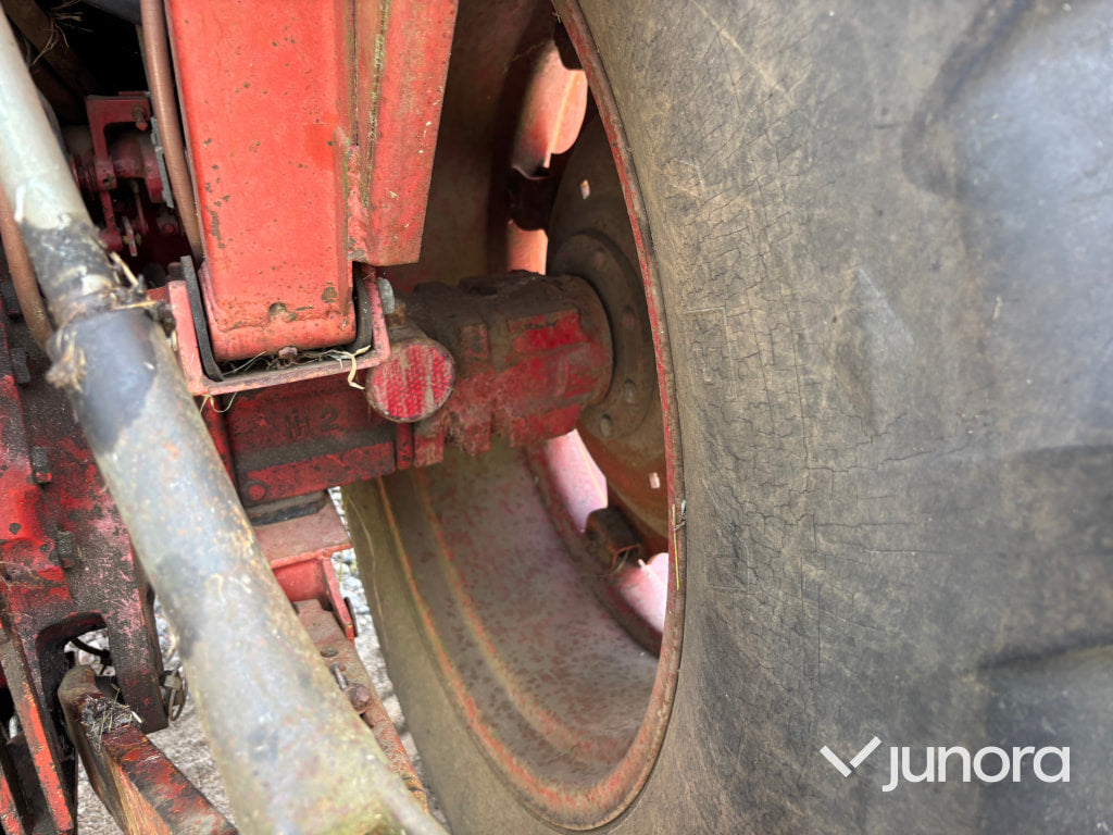 Traktor Volvo BM 2250 med lastare