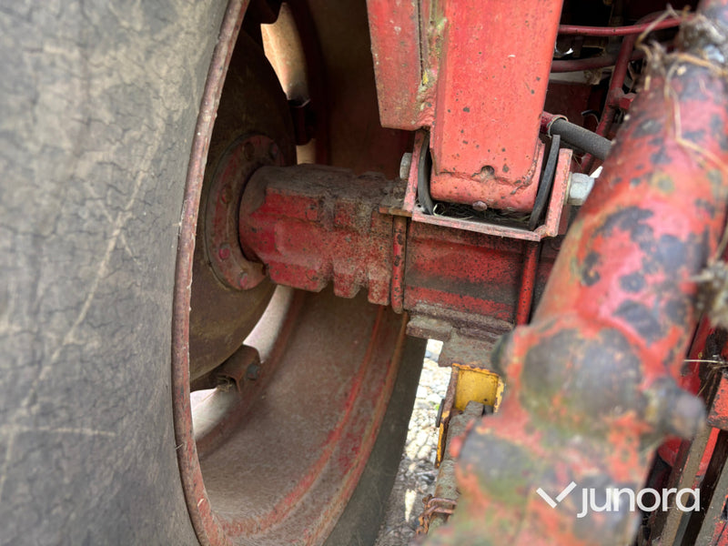 Traktor Volvo BM 2250 med lastare