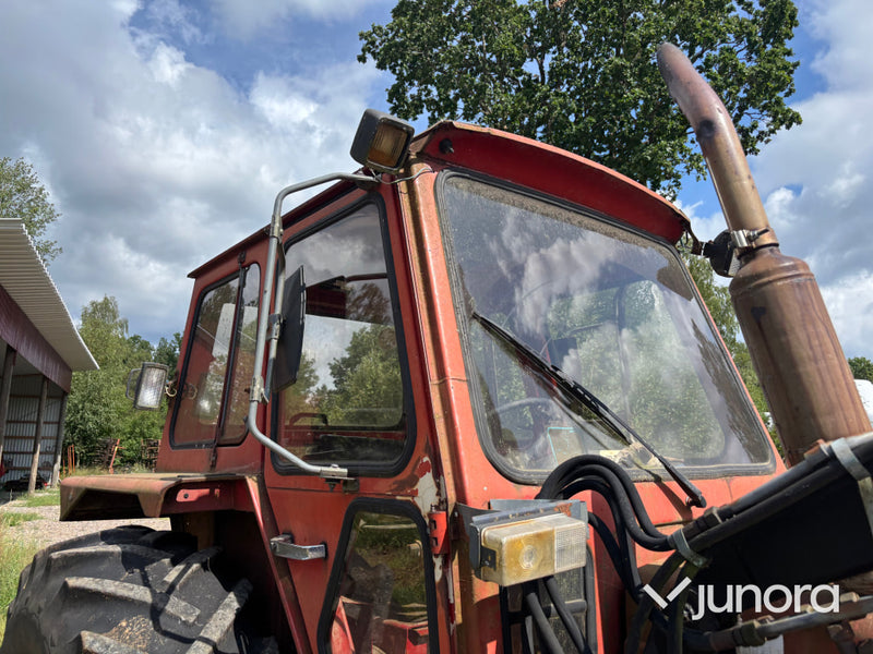 Traktor Volvo BM 2250 med lastare