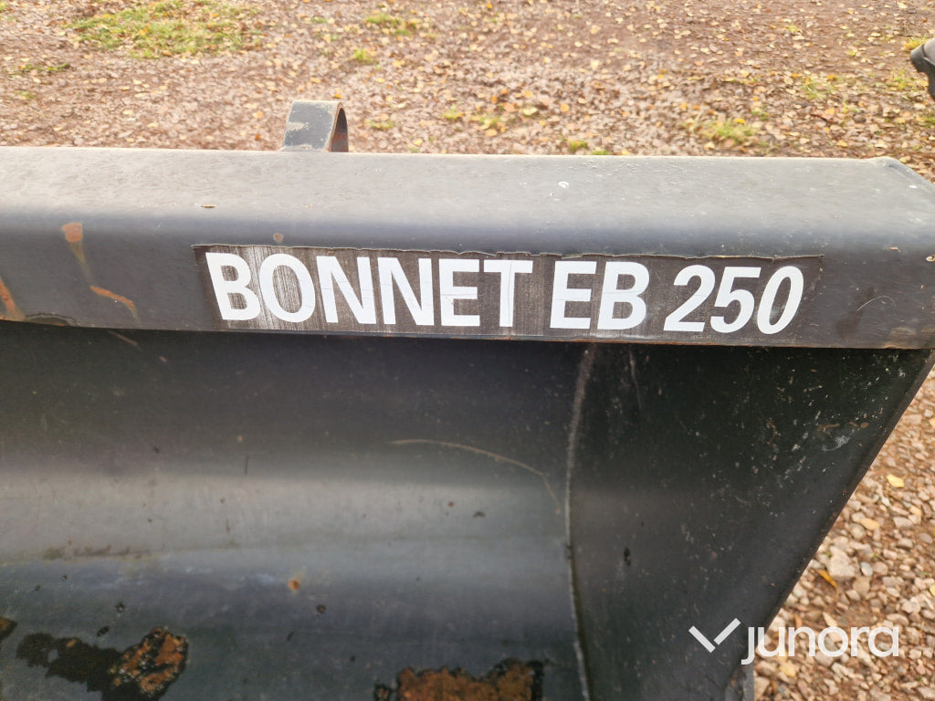 Skopa - Bonnet EB250