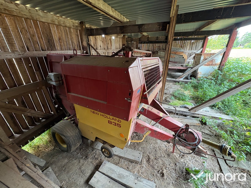 New Holland 835 Rundbalspress