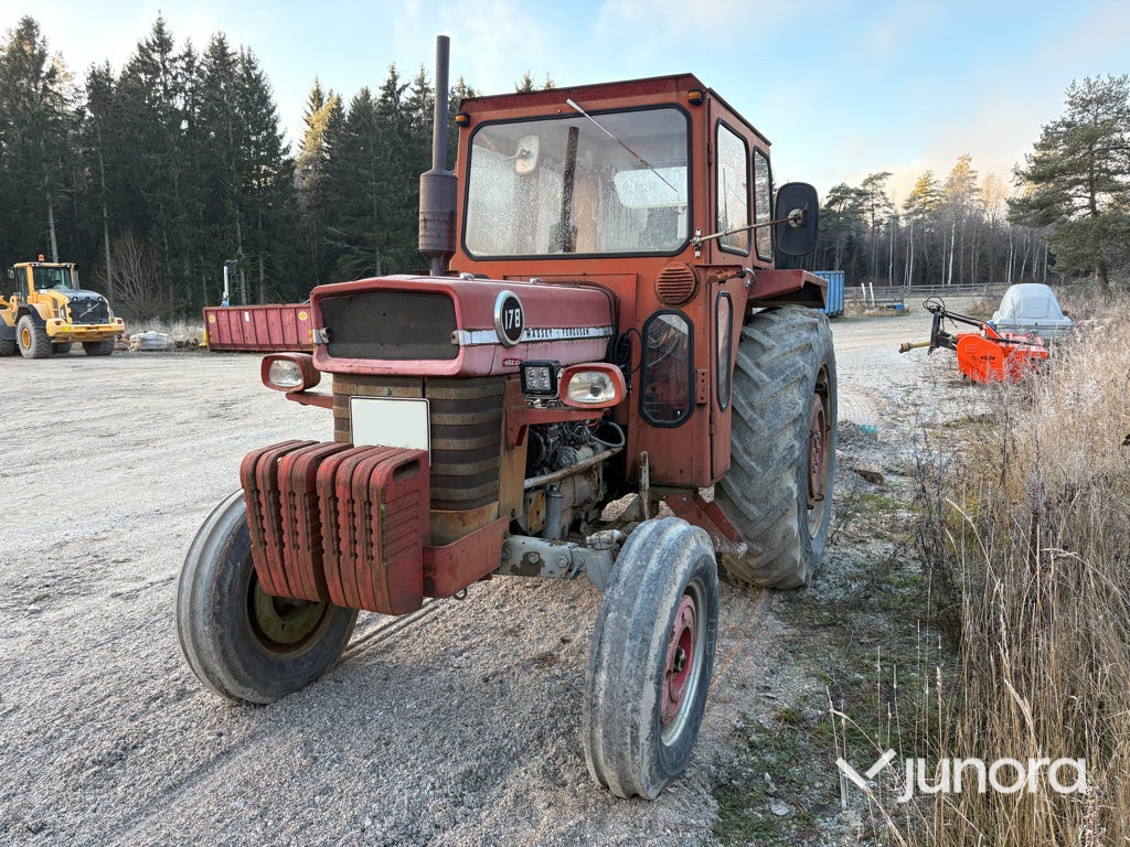 Traktor - Massey Fergusson, 178
