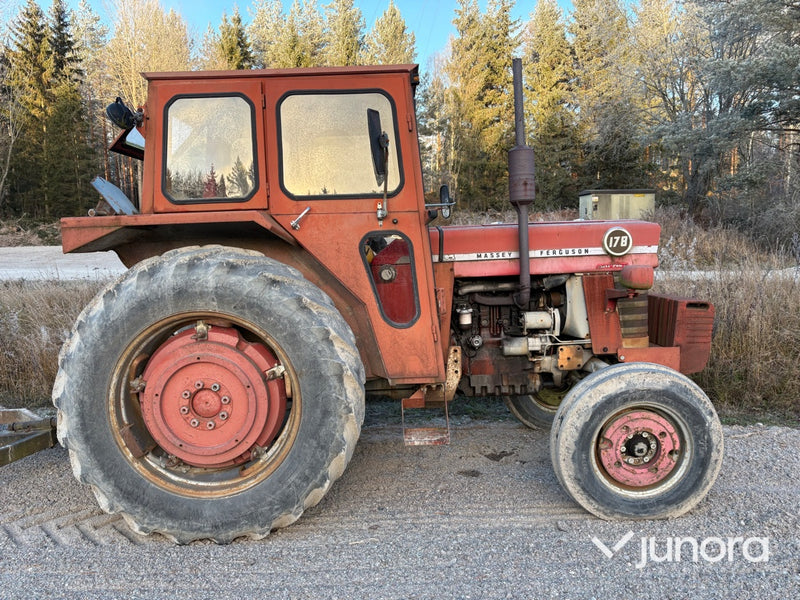 Traktor - Massey Fergusson, 178