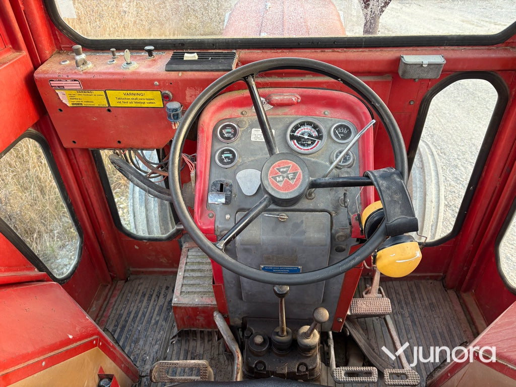 Traktor - Massey Fergusson, 178