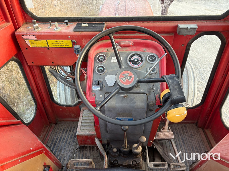 Traktor - Massey Fergusson, 178