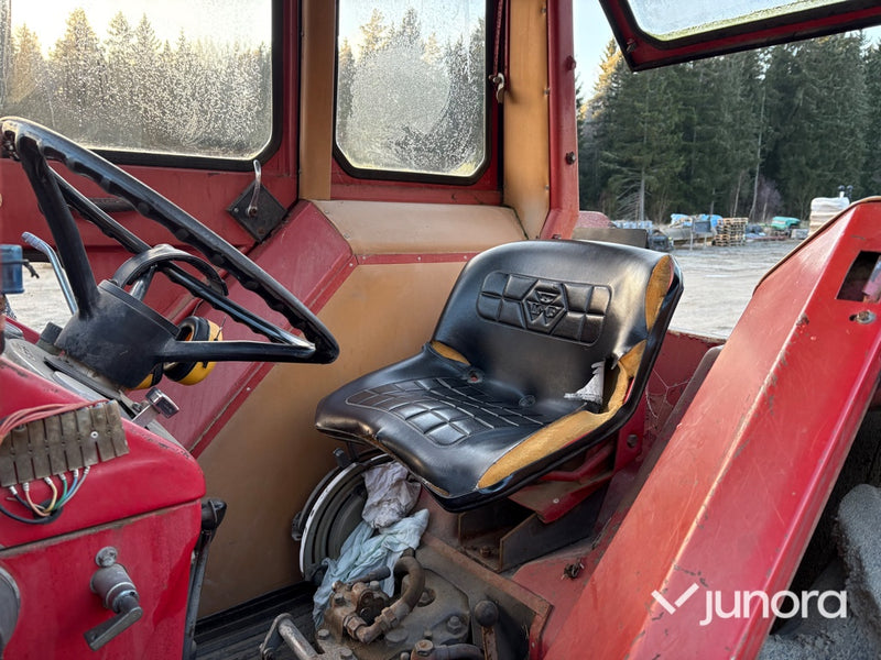 Traktor - Massey Fergusson, 178
