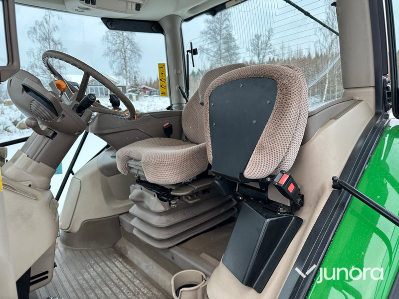 Traktor - John Deere 6215 R