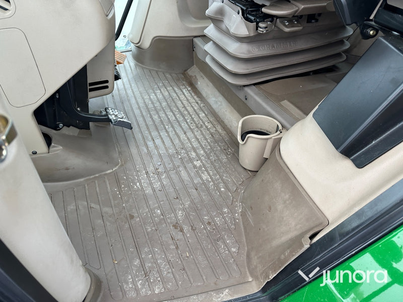 Traktor - John Deere 6215 R