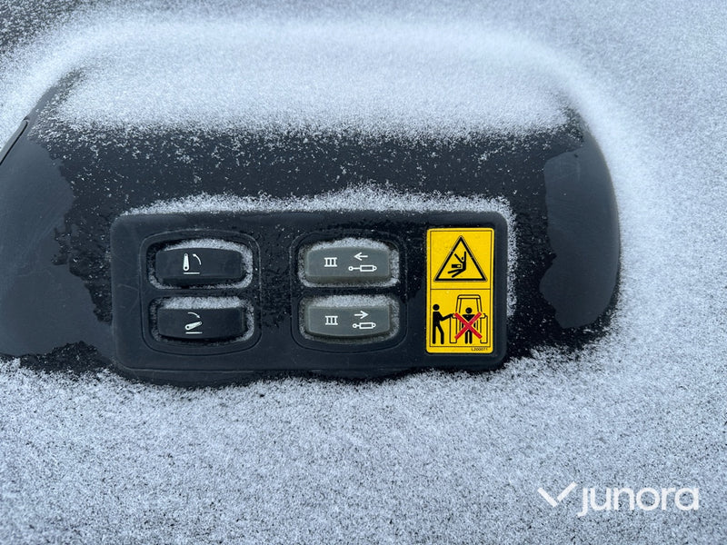 Traktor - John Deere 6215 R