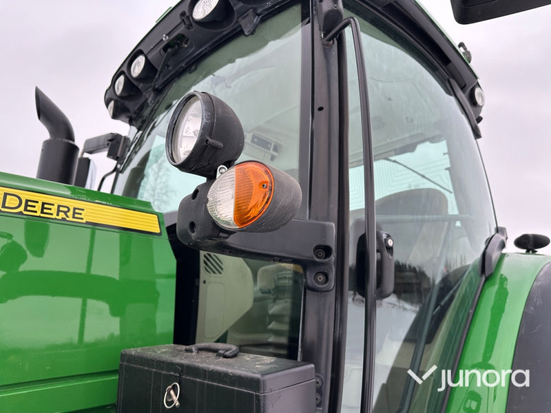 Traktor - John Deere 6215 R