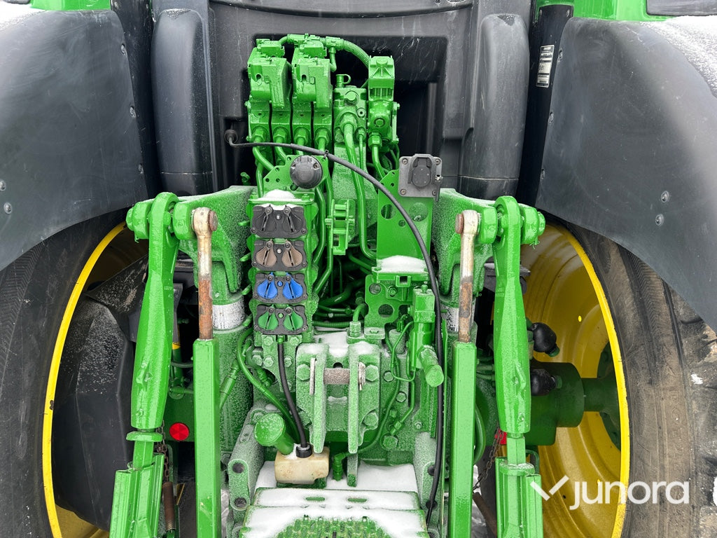 Traktor - John Deere 6215 R