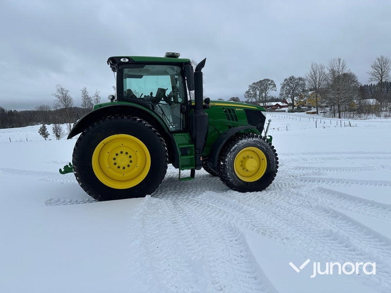 Traktor - John Deere 6215 R
