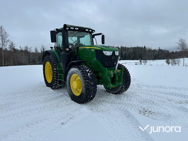 Traktor - John Deere 6215 R