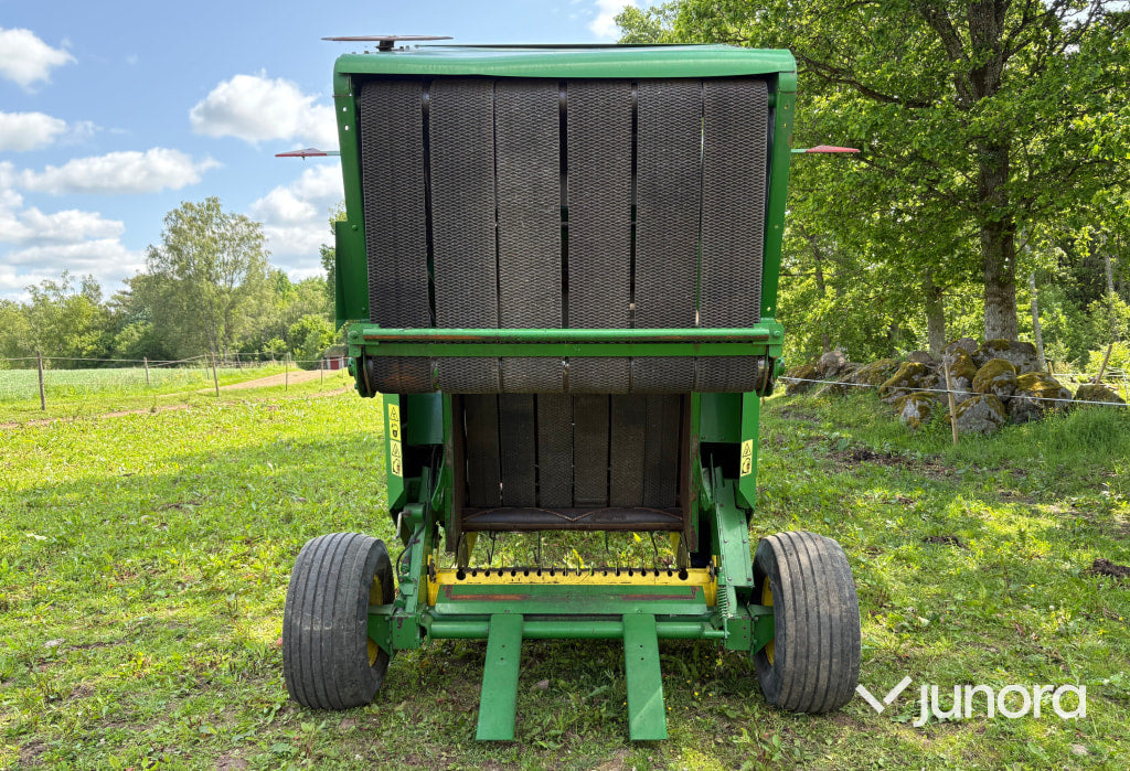 Rundbalspress John Deere 570