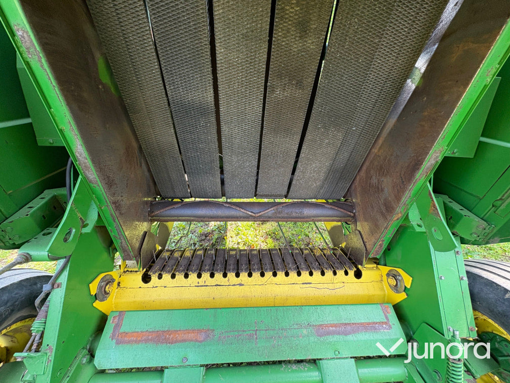 Rundbalspress John Deere 570
