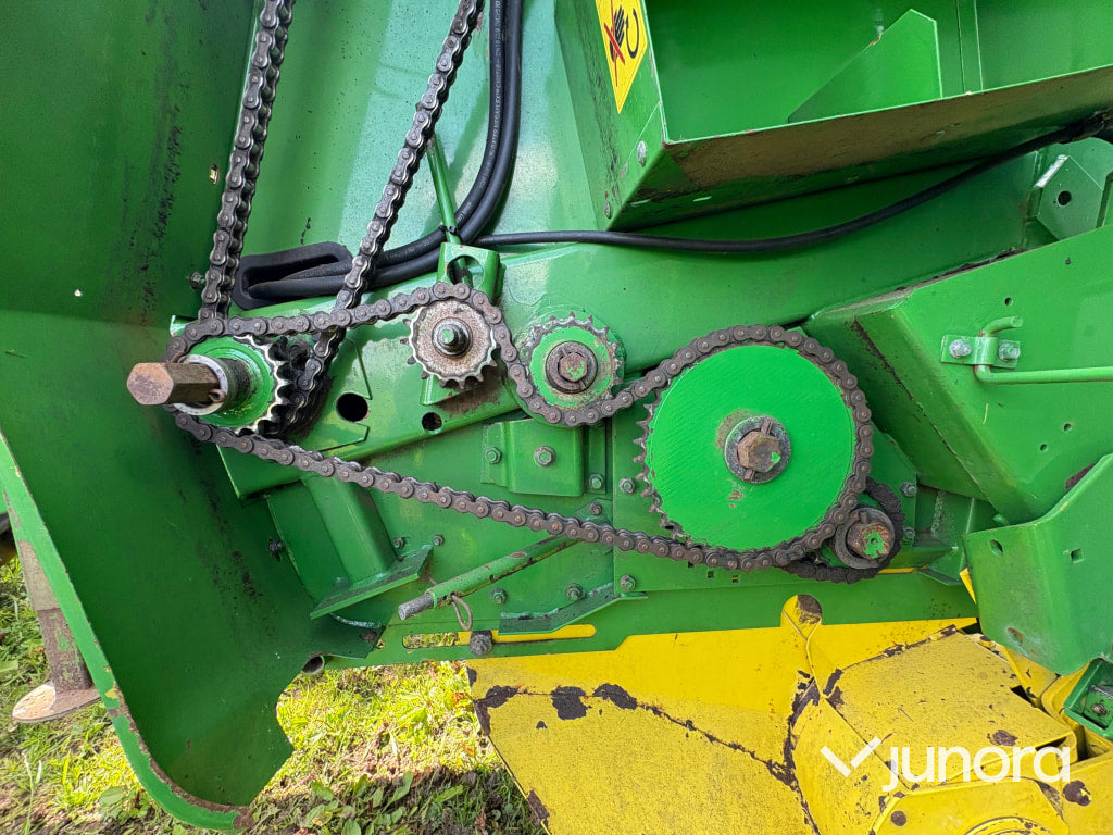 Rundbalspress John Deere 570