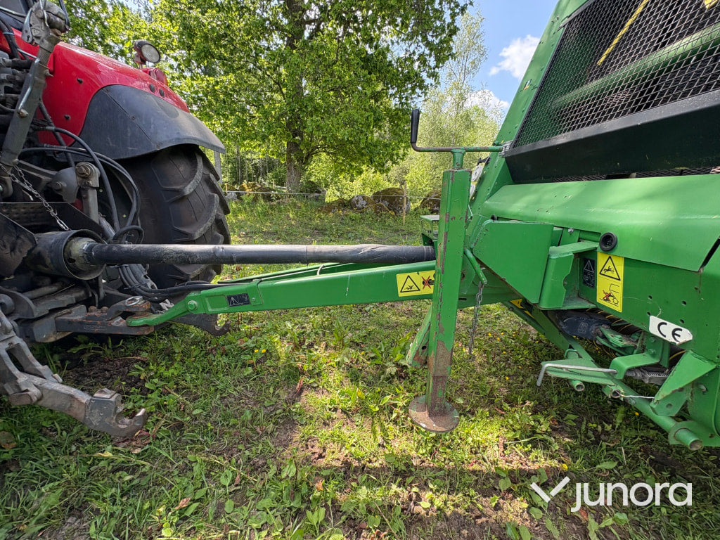 Rundbalspress John Deere 570