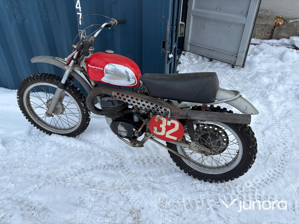 Crossmotorcykel - HVA 250 cc