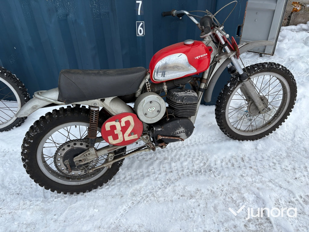 Crossmotorcykel - HVA 250 cc