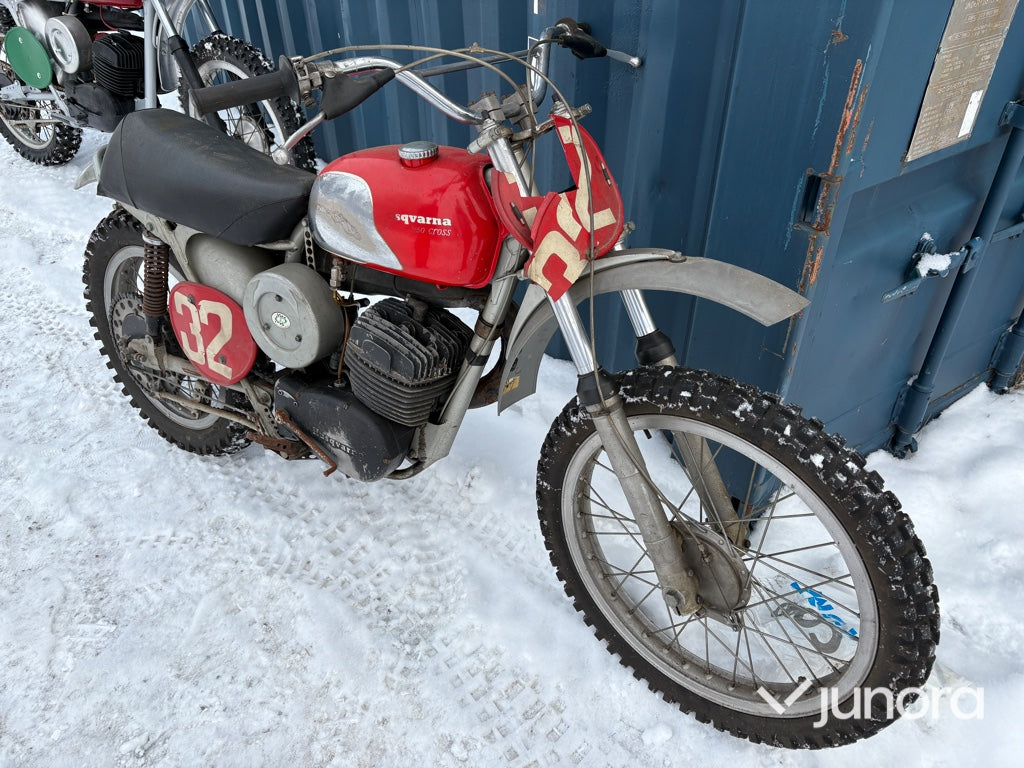 Crossmotorcykel - HVA 250 cc