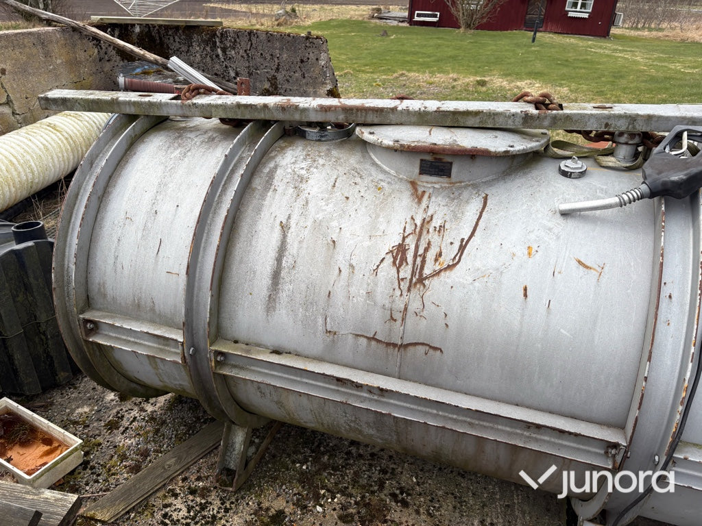 Dieseltank med pump - 1,5m3