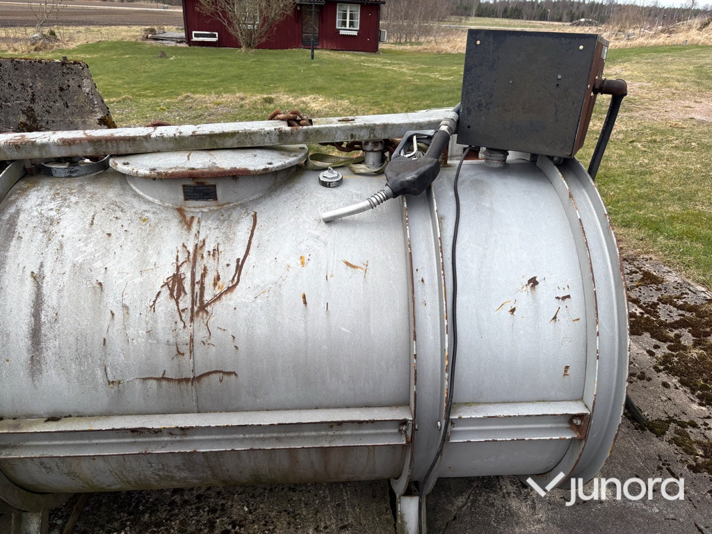 Dieseltank med pump - 1,5m3