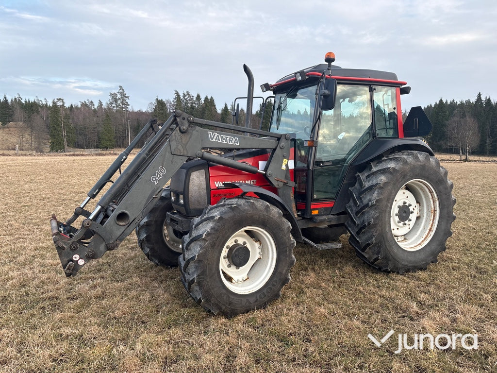 Traktor - Valmet 900-4 med lastare