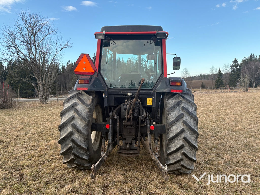 Traktor - Valmet 900-4 med lastare
