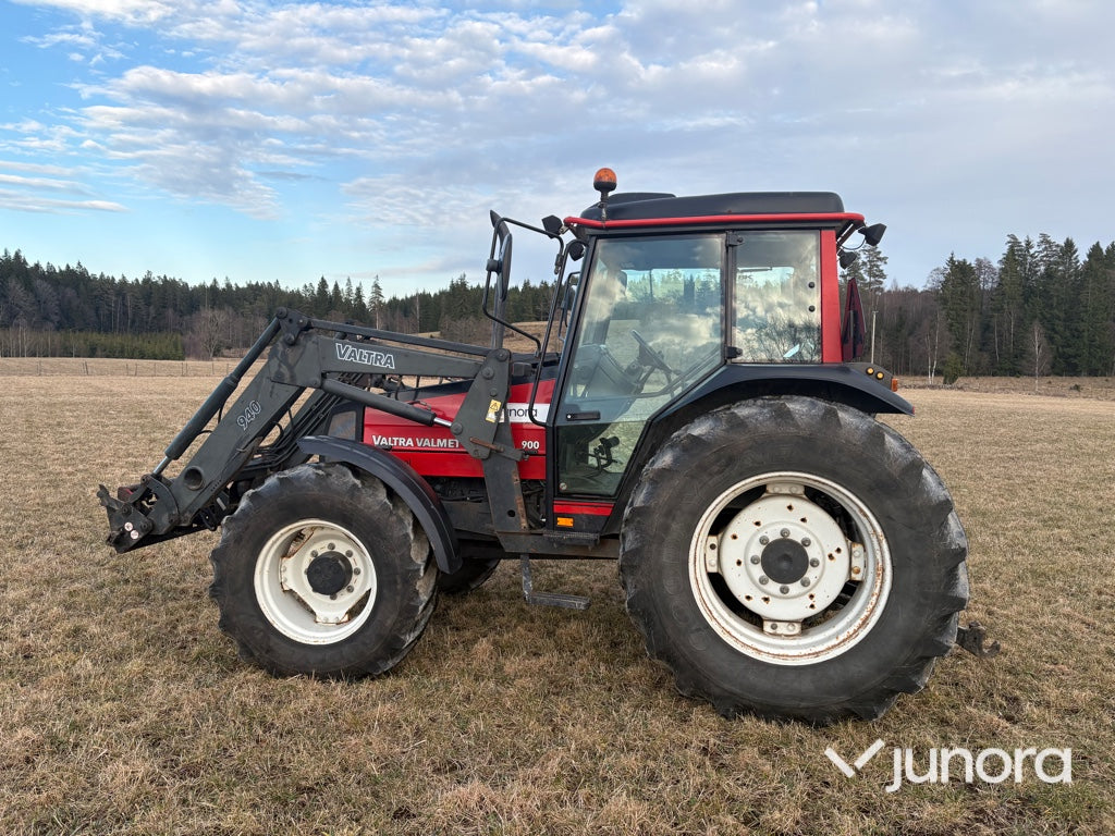 Traktor - Valmet 900-4 med lastare