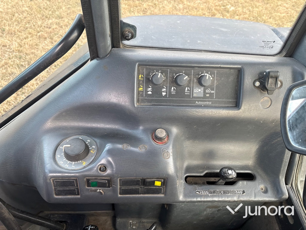 Traktor - Valmet 900-4 med lastare