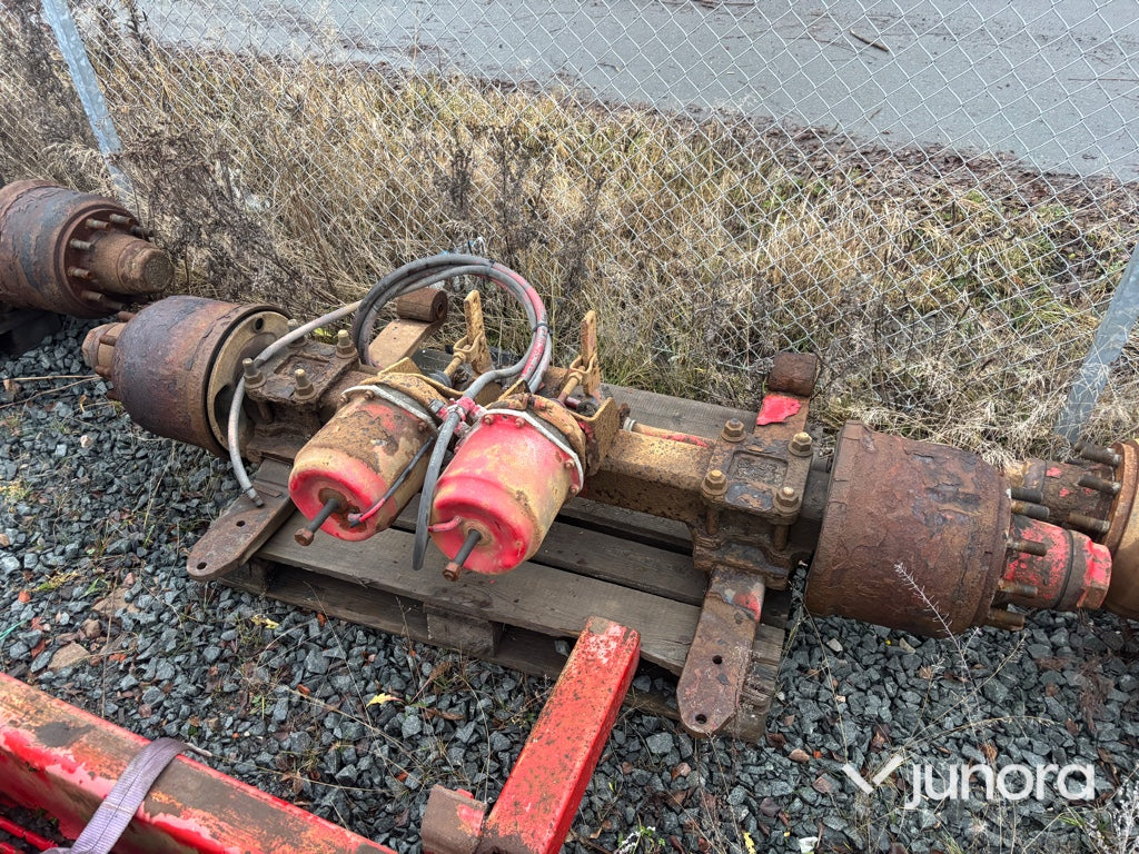Lastbilsaxlar – 2 st, med fälg för dubbelmontage