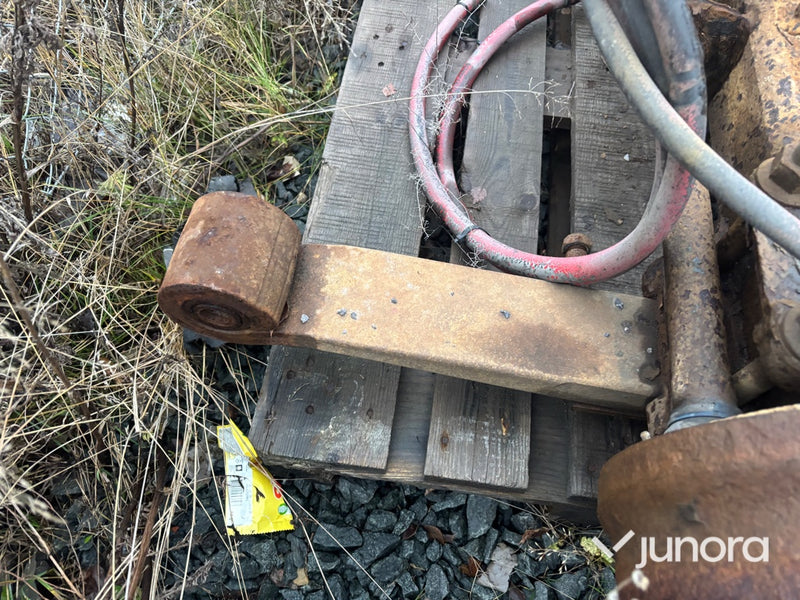 Lastbilsaxlar – 2 st, med fälg för dubbelmontage