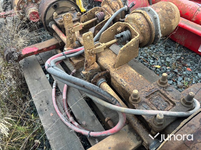 Lastbilsaxlar – 2 st, med fälg för dubbelmontage