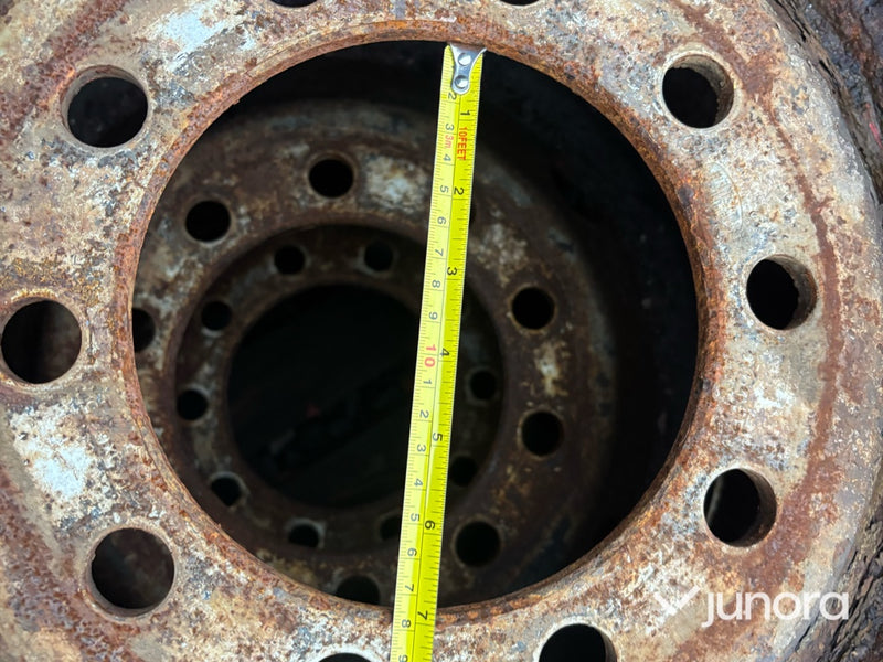 Lastbilsaxlar – 2 st, med fälg för dubbelmontage