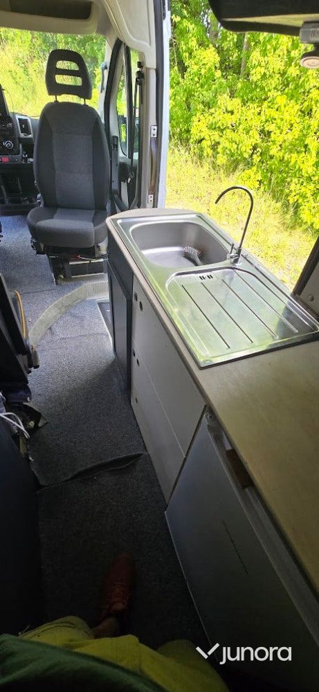 Campervan plåtis Fiat Ducato byggd husbil. 2017