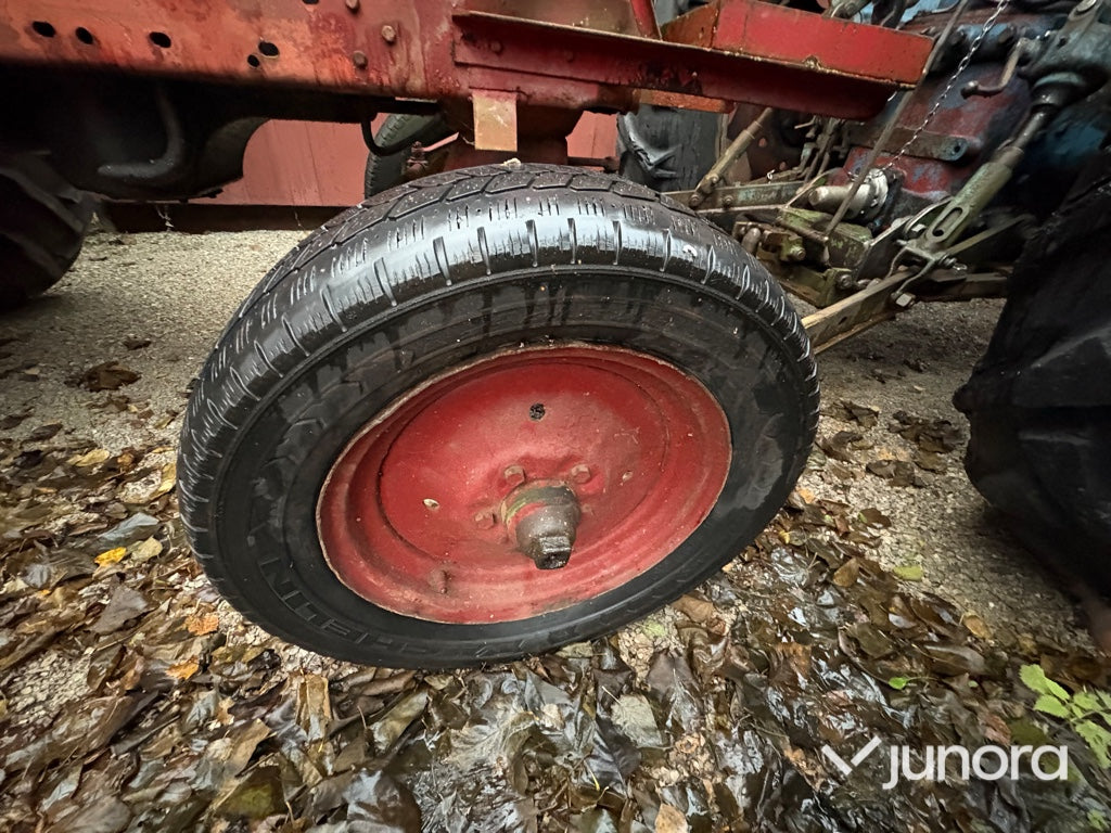 Traktor - Volvo T24
