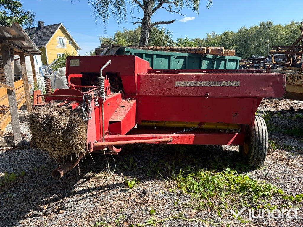 Höbalspress New Holland 265