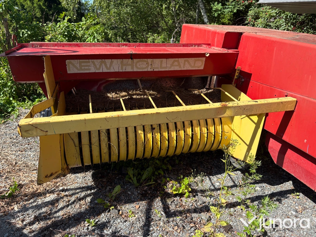 Höbalspress New Holland 265