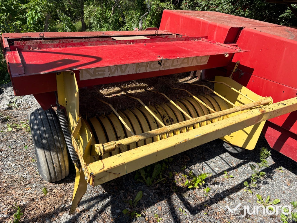 Höbalspress New Holland 265