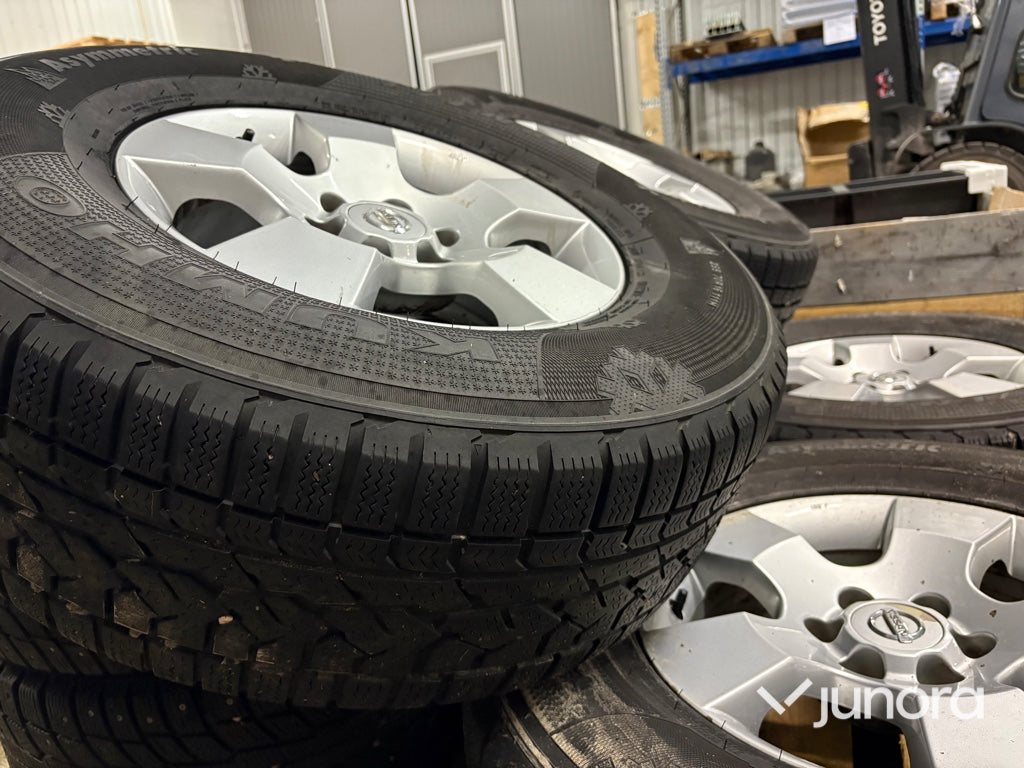 Däck på fälg – Kumho Aymmetric (4st)