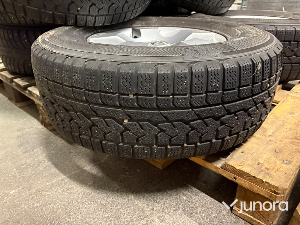 Däck på fälg – Kumho Aymmetric (4st)