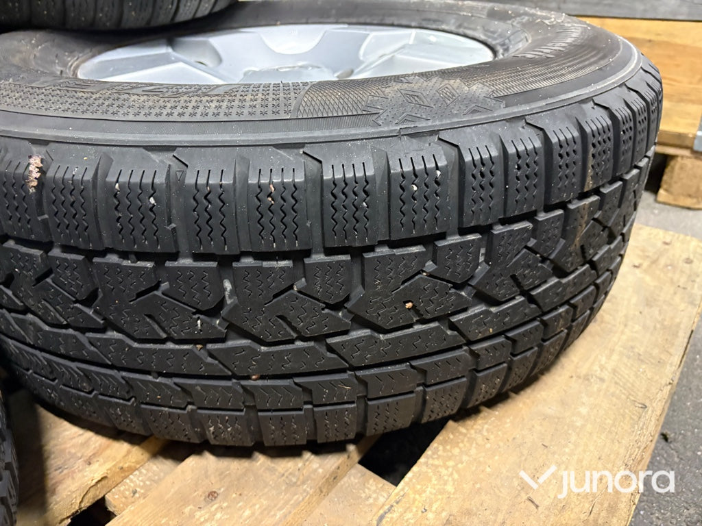 Däck på fälg – Kumho Aymmetric (4st)
