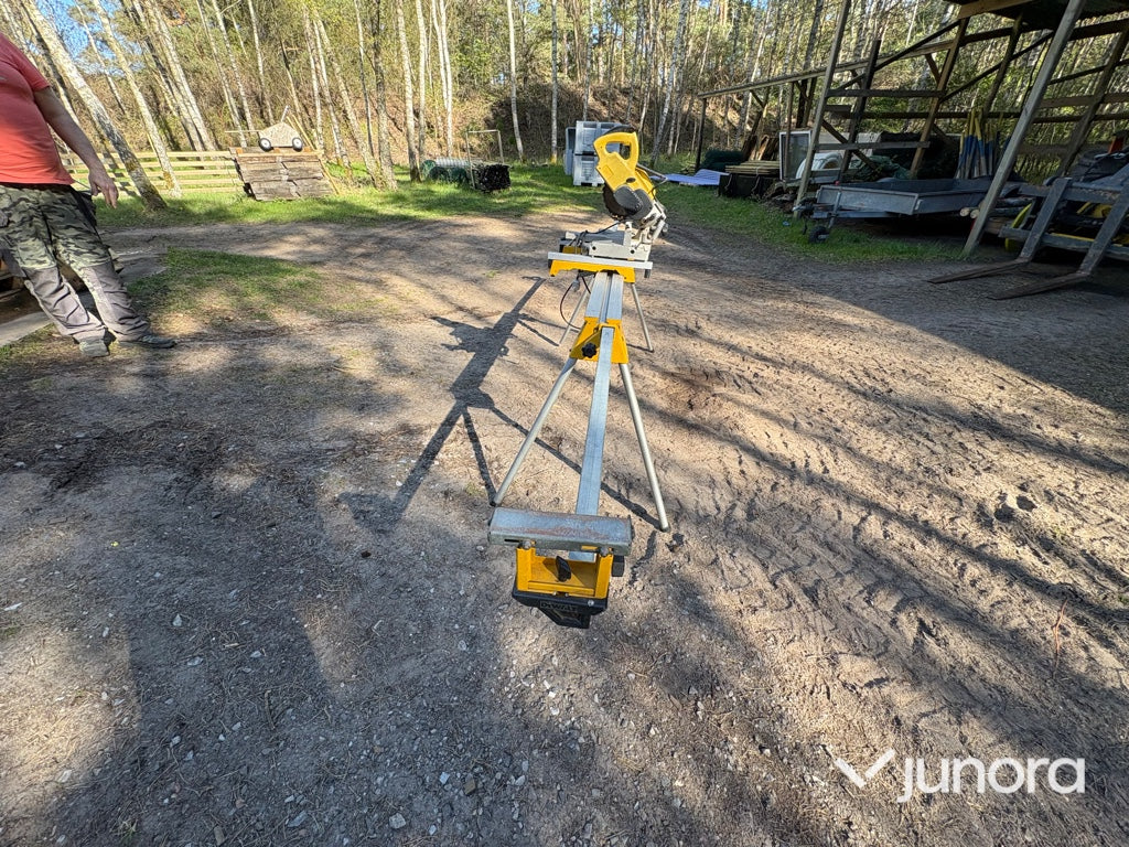 Kap- och gersåg med stativ – DeWalt – DE7023