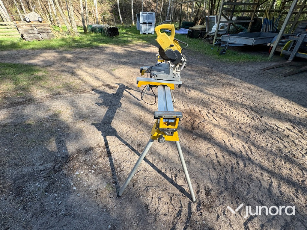 Kap- och gersåg med stativ – DeWalt – DE7023